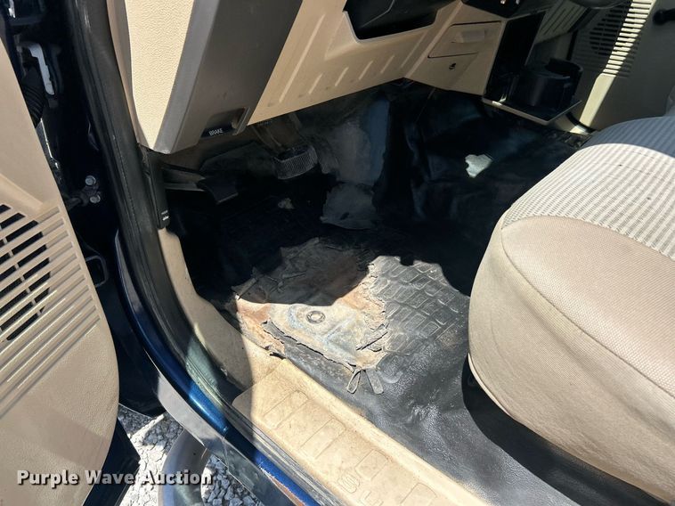 image for item EK8098 2008 Ford F250 Super Duty XL pickup truck