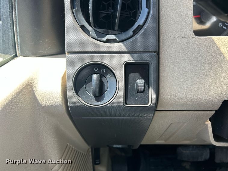 image for item EK8098 2008 Ford F250 Super Duty XL pickup truck