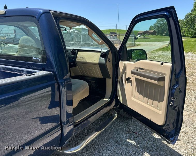 image for item EK8098 2008 Ford F250 Super Duty XL pickup truck