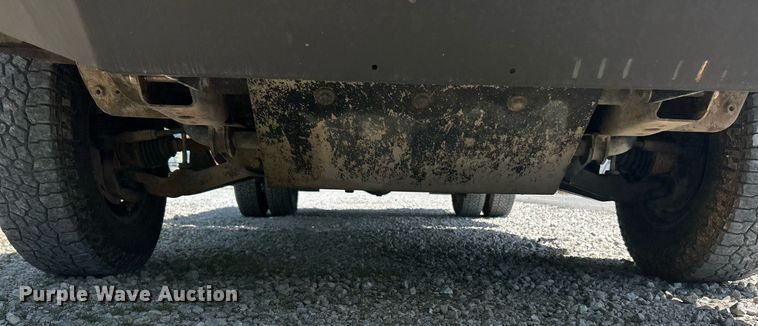 image for item EK8100 2007 Chevrolet Silverado 3500 flatbed pickup truck