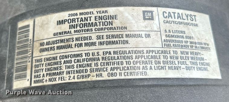 image for item EK8100 2007 Chevrolet Silverado 3500 flatbed pickup truck