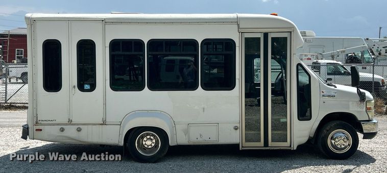 image for item EK8101 2008 Ford E350 Super Duty shuttle bus