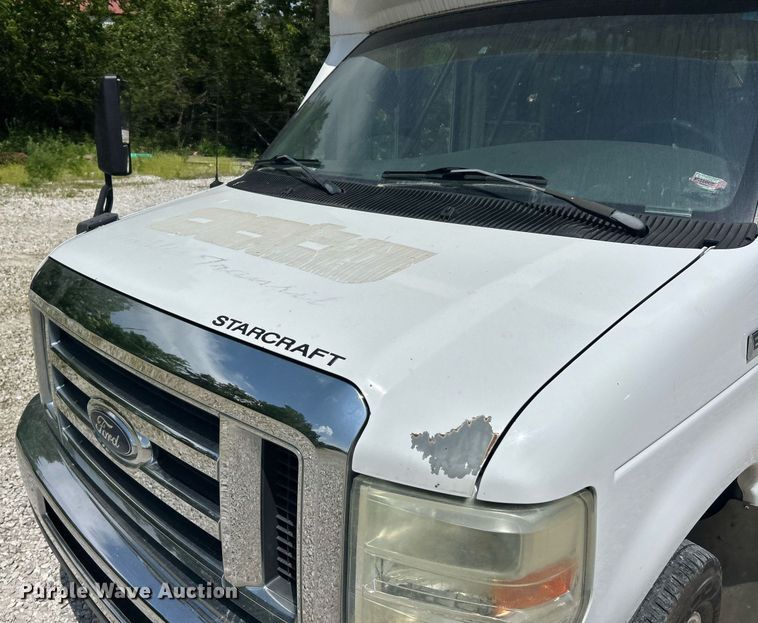image for item EK8101 2008 Ford E350 Super Duty shuttle bus