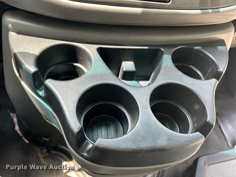 image for item EK8101 2008 Ford E350 Super Duty shuttle bus