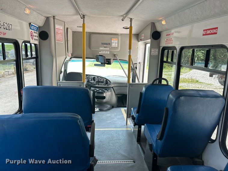 image for item EK8101 2008 Ford E350 Super Duty shuttle bus