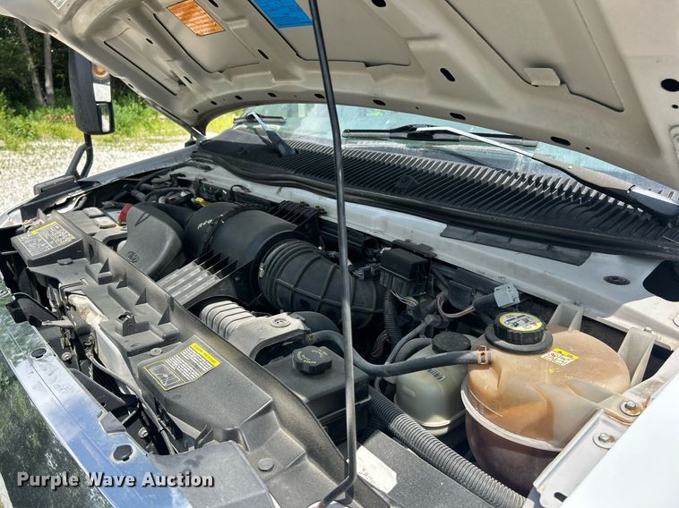 image for item EK8101 2008 Ford E350 Super Duty shuttle bus