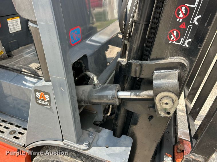 image for item EK8119 Toyota 8FBCU25 forklift