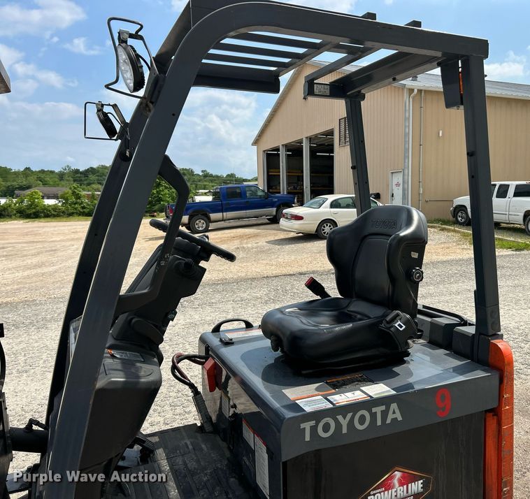 image for item EK8119 Toyota 8FBCU25 forklift