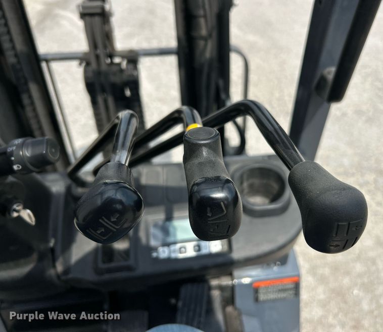 image for item EK8119 Toyota 8FBCU25 forklift