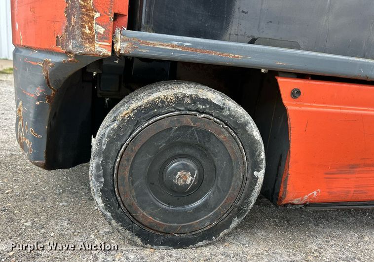 image for item EK8119 Toyota 8FBCU25 forklift