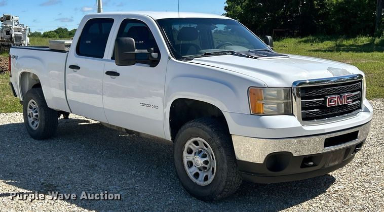 image for item EK8129 2013 GMC Sierra 2500HD Crew Cab pickup truck