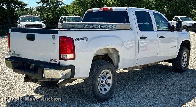 image for item EK8129 2013 GMC Sierra 2500HD Crew Cab pickup truck