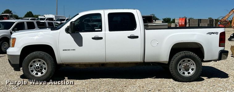 image for item EK8129 2013 GMC Sierra 2500HD Crew Cab pickup truck