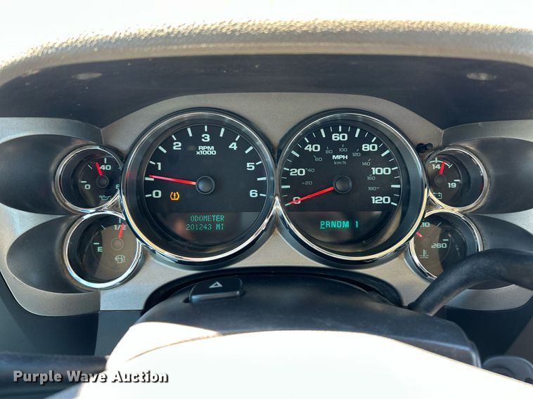 image for item EK8129 2013 GMC Sierra 2500HD Crew Cab pickup truck