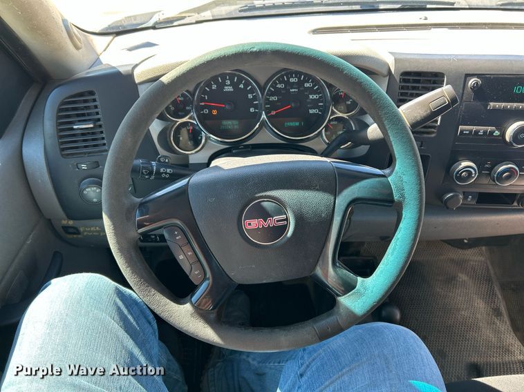 image for item EK8129 2013 GMC Sierra 2500HD Crew Cab pickup truck