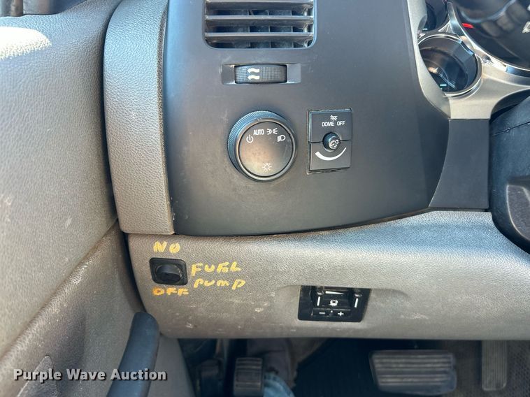 image for item EK8129 2013 GMC Sierra 2500HD Crew Cab pickup truck