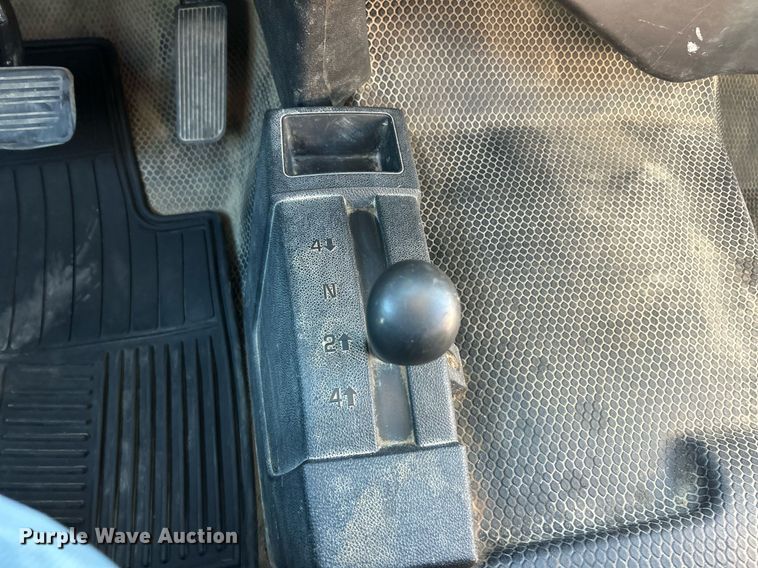 image for item EK8129 2013 GMC Sierra 2500HD Crew Cab pickup truck