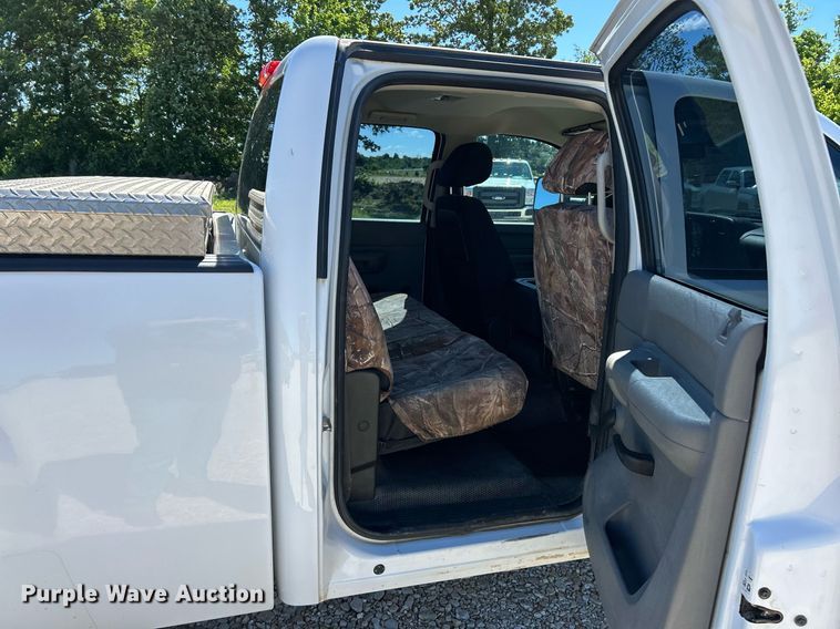 image for item EK8129 2013 GMC Sierra 2500HD Crew Cab pickup truck