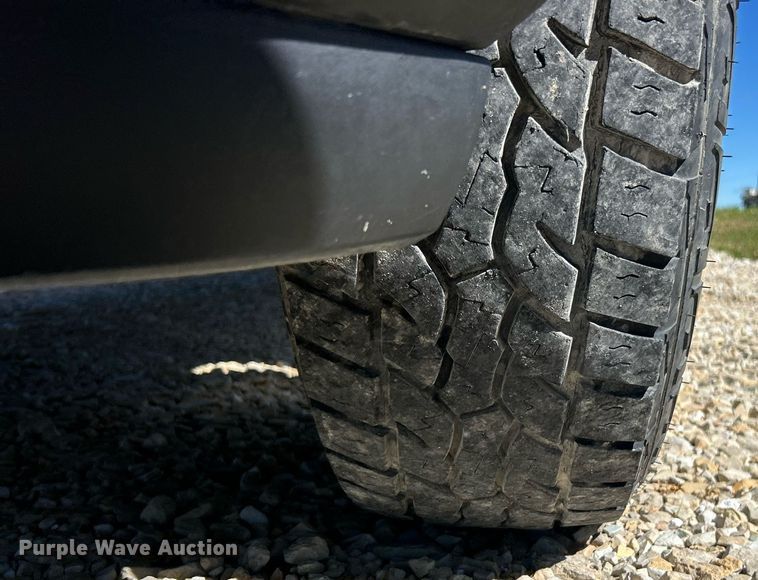 image for item EK8129 2013 GMC Sierra 2500HD Crew Cab pickup truck