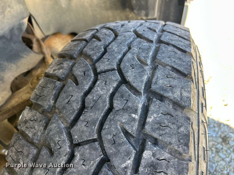 image for item EK8129 2013 GMC Sierra 2500HD Crew Cab pickup truck