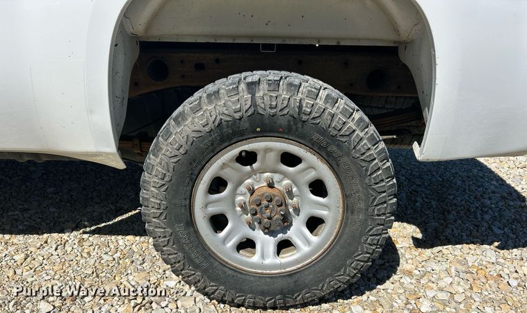 image for item EK8129 2013 GMC Sierra 2500HD Crew Cab pickup truck