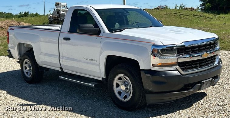 image for item EK8130 2018 Chevrolet Silverado 1500 pickup truck