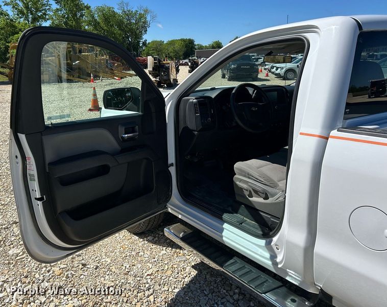 image for item EK8130 2018 Chevrolet Silverado 1500 pickup truck