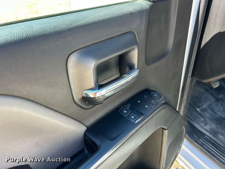 image for item EK8130 2018 Chevrolet Silverado 1500 pickup truck