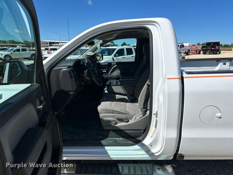 image for item EK8130 2018 Chevrolet Silverado 1500 pickup truck