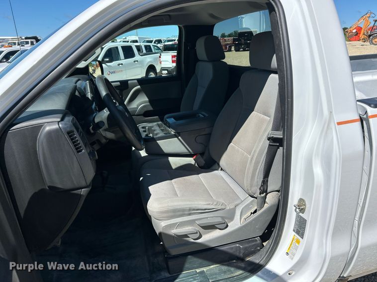 image for item EK8130 2018 Chevrolet Silverado 1500 pickup truck