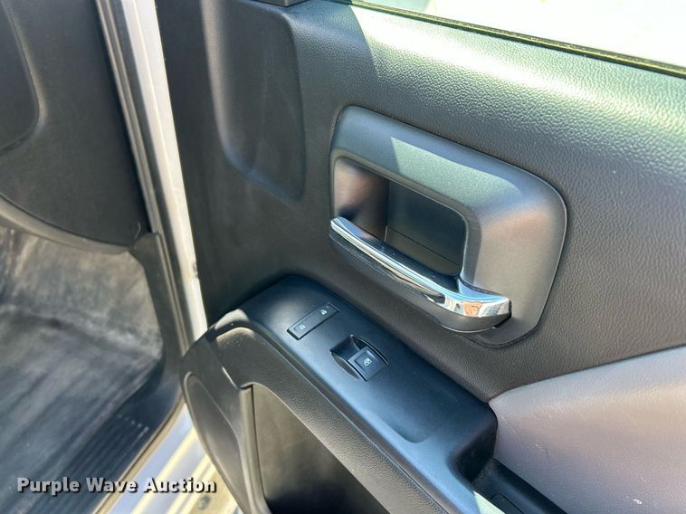 image for item EK8130 2018 Chevrolet Silverado 1500 pickup truck