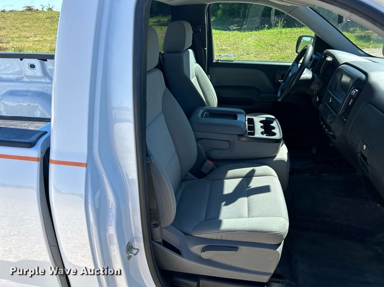 image for item EK8130 2018 Chevrolet Silverado 1500 pickup truck