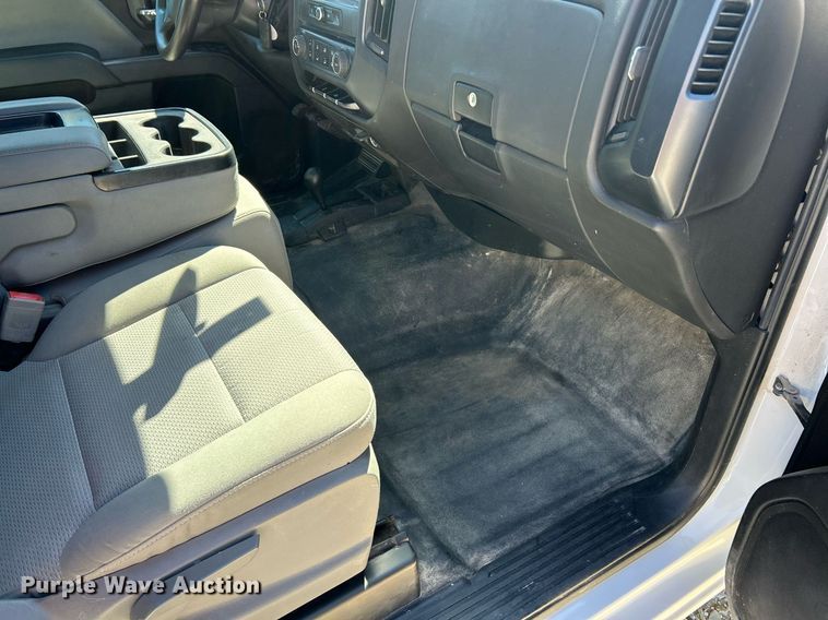 image for item EK8130 2018 Chevrolet Silverado 1500 pickup truck