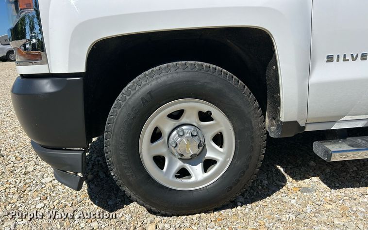 image for item EK8130 2018 Chevrolet Silverado 1500 pickup truck