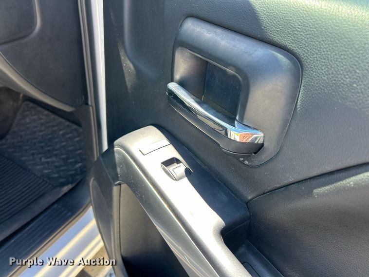 image for item EK8131 2017 Chevrolet Silverado 1500 LT Crew Cab pickup truck