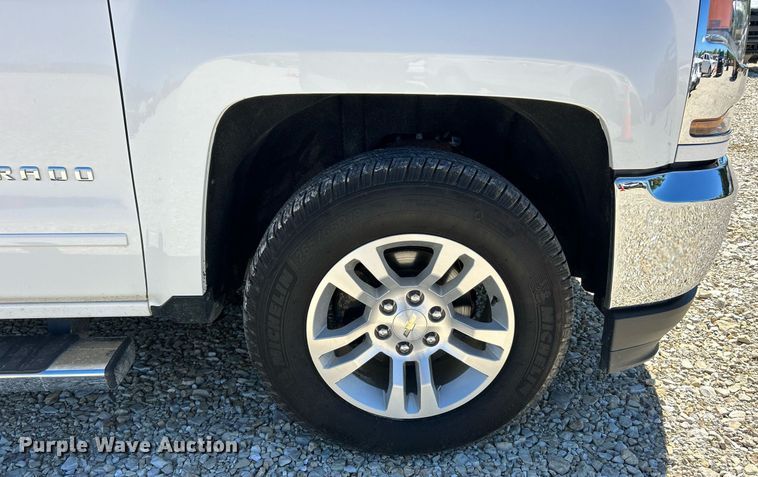 image for item EK8131 2017 Chevrolet Silverado 1500 LT Crew Cab pickup truck