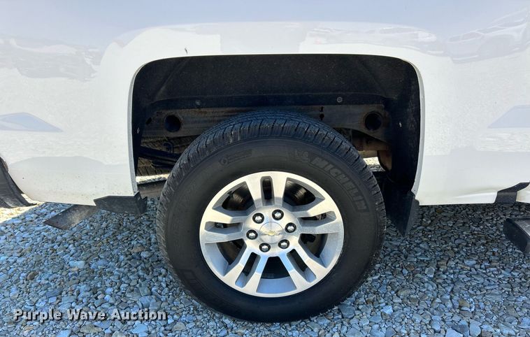 image for item EK8131 2017 Chevrolet Silverado 1500 LT Crew Cab pickup truck