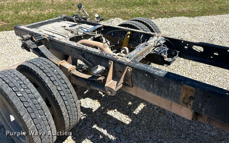 image for item EK8132 2015 Ford F550 Super Duty XL Crew Cab truck cab and chassis