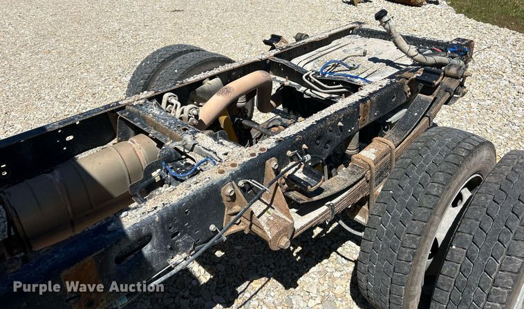 image for item EK8132 2015 Ford F550 Super Duty XL Crew Cab truck cab and chassis