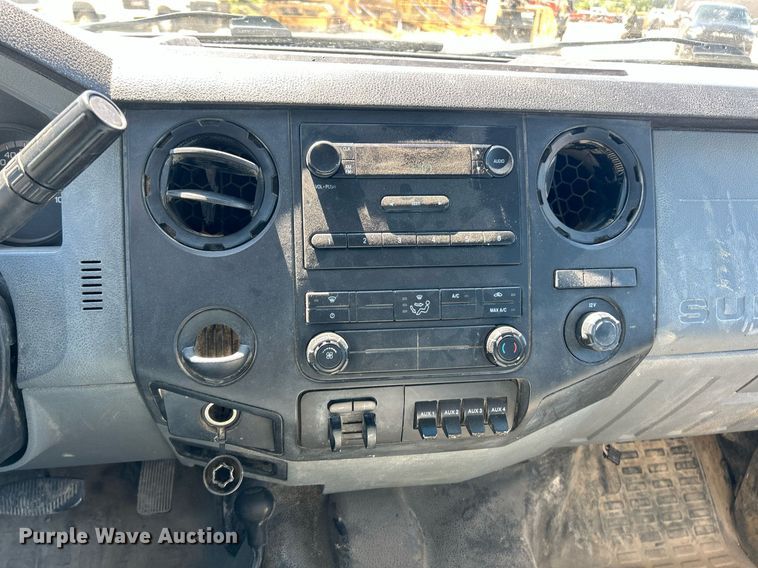 image for item EK8132 2015 Ford F550 Super Duty XL Crew Cab truck cab and chassis