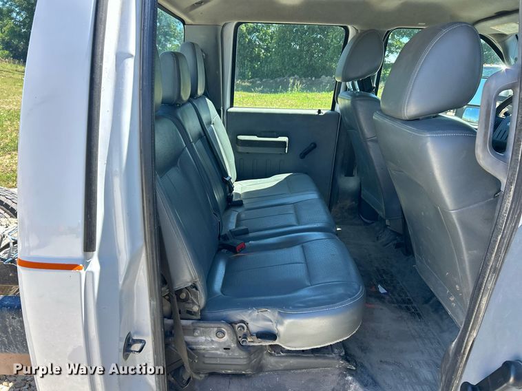 image for item EK8132 2015 Ford F550 Super Duty XL Crew Cab truck cab and chassis