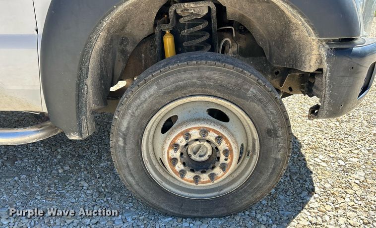 image for item EK8132 2015 Ford F550 Super Duty XL Crew Cab truck cab and chassis