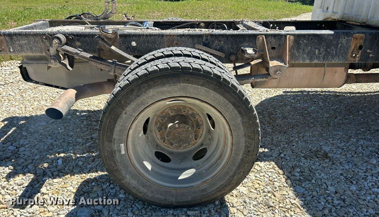 image for item EK8132 2015 Ford F550 Super Duty XL Crew Cab truck cab and chassis