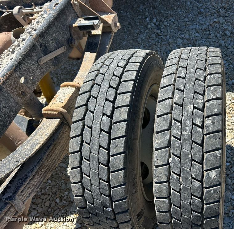 image for item EK8132 2015 Ford F550 Super Duty XL Crew Cab truck cab and chassis