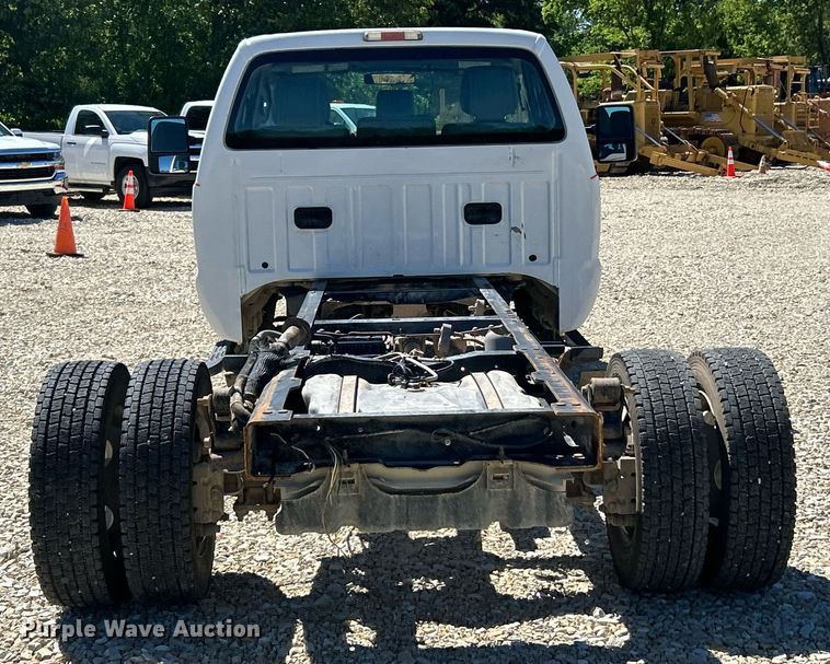 image for item EK8133 2011 Ford F450 Super Duty XL truck cab and chassis