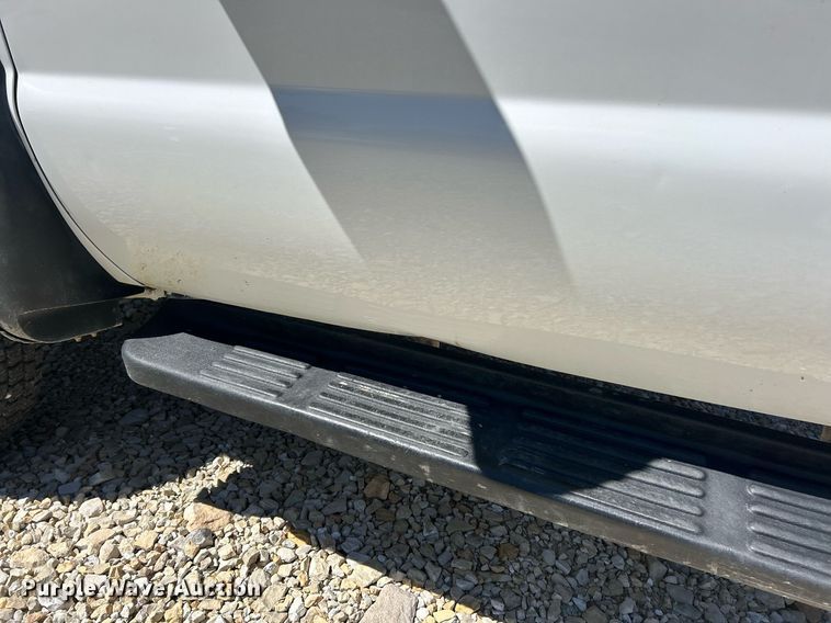 image for item EK8133 2011 Ford F450 Super Duty XL truck cab and chassis