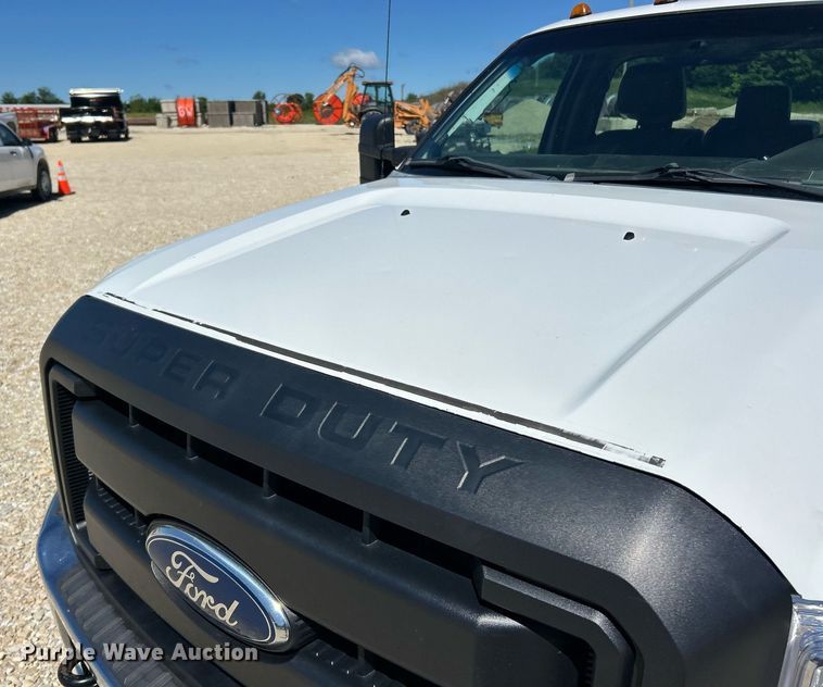 image for item EK8133 2011 Ford F450 Super Duty XL truck cab and chassis