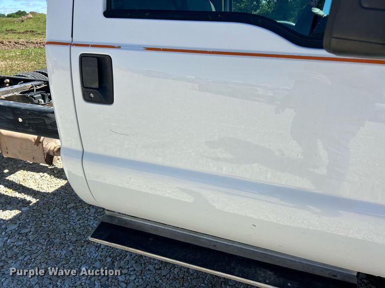 image for item EK8133 2011 Ford F450 Super Duty XL truck cab and chassis