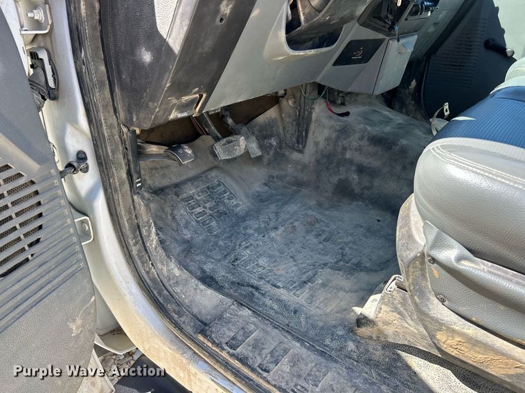 image for item EK8133 2011 Ford F450 Super Duty XL truck cab and chassis