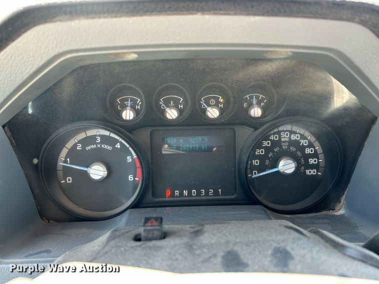 image for item EK8133 2011 Ford F450 Super Duty XL truck cab and chassis